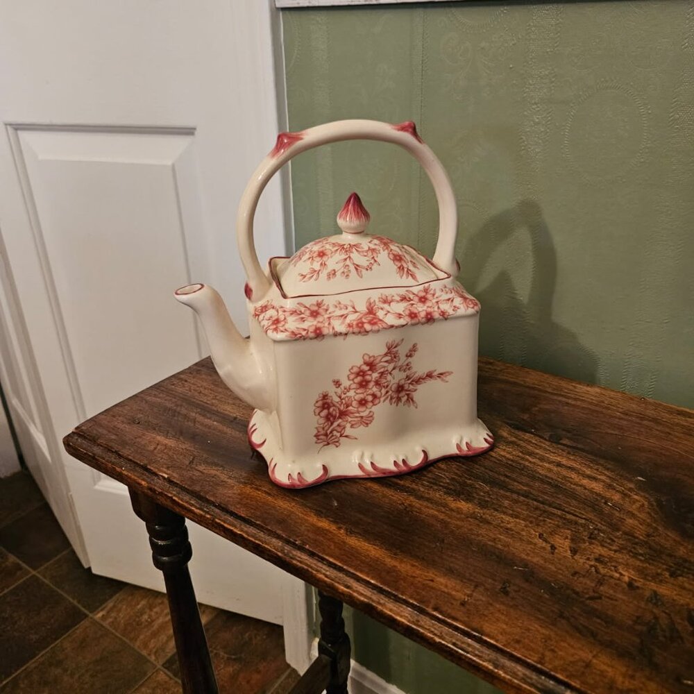 Bucolic Vintage Red Transware teapot - Picture 4 of 4